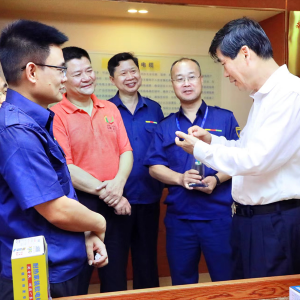 縱覽做得很優(yōu)秀 ——廣西政協(xié)副主席、民建廣西區(qū)委主委 錢學(xué)明對我司進行考察指導(dǎo) ...