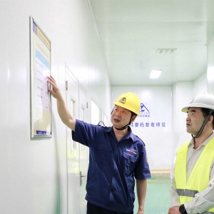 南寧市總工會黨組書記、常務(wù)副主席倫建帶隊到縱覽集團開展班組建設(shè)調(diào)研工作 ...