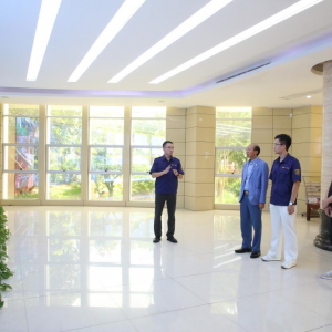 柬埔寨澳法集團(tuán)董事長李坤泰蒞臨縱覽線纜集團(tuán)考察交流